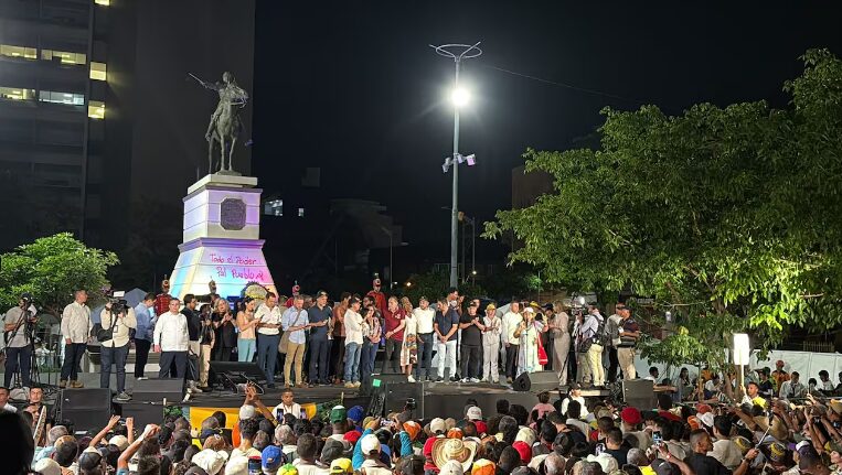 ¿Reformas o caos? Petro empuja al país hacia una huelga indefinida