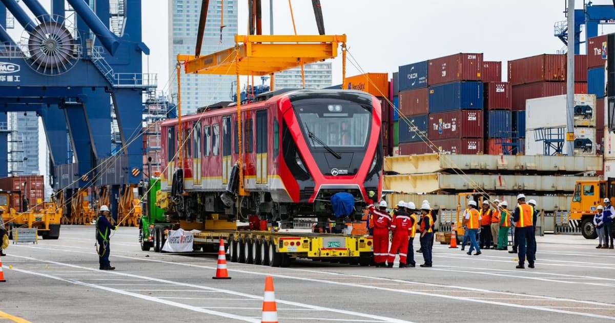El primer tren del metro de Bogotá ya está en Colombia