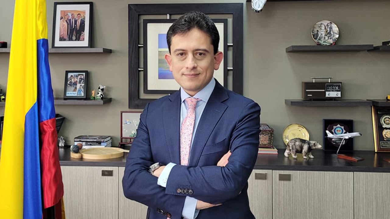 De ministro de Petro a candidato presidencial antipetrista