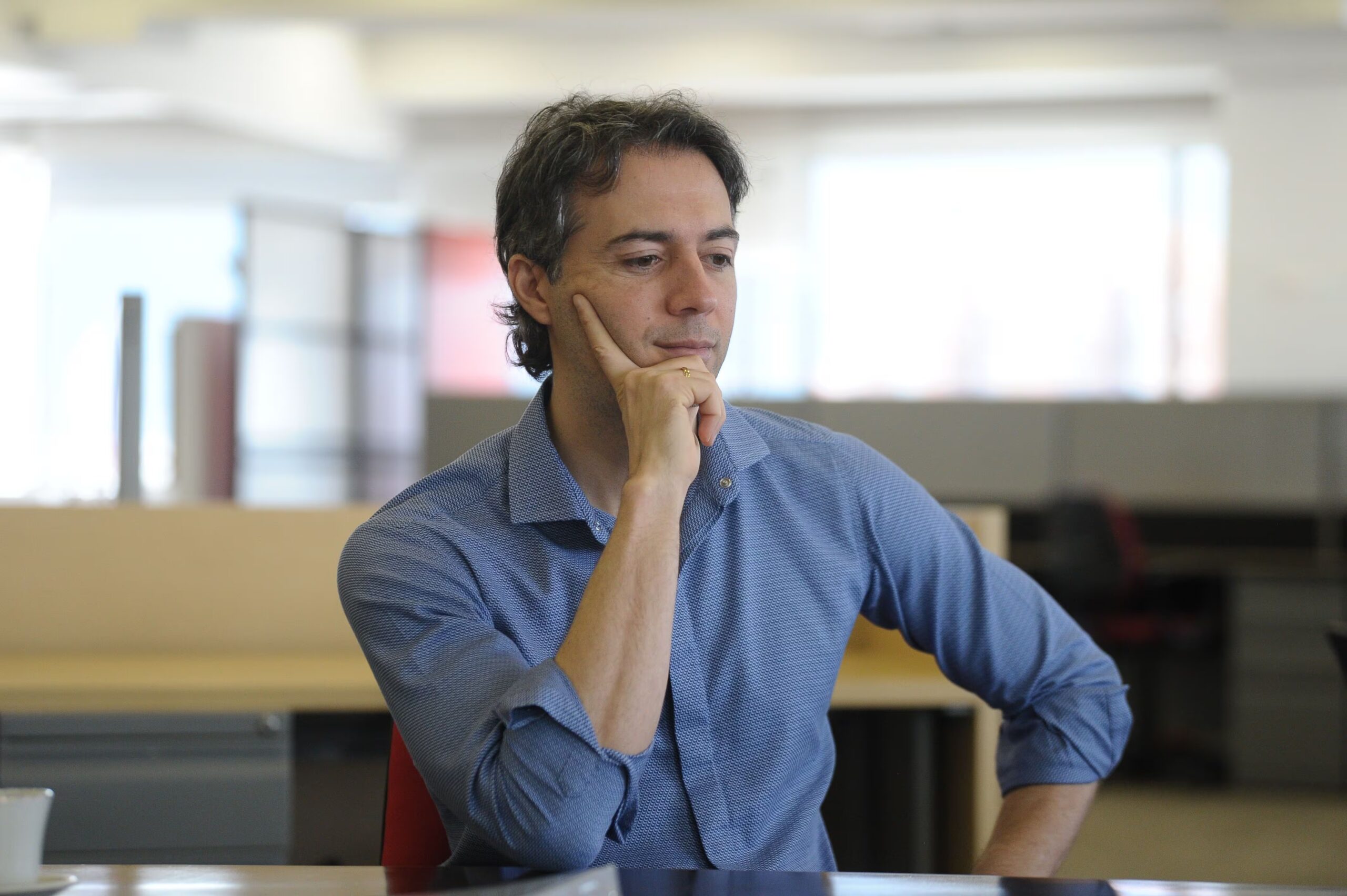 ¡Golpe a Daniel Quintero! Registraduría tumba su camino a la Presidencia 2026