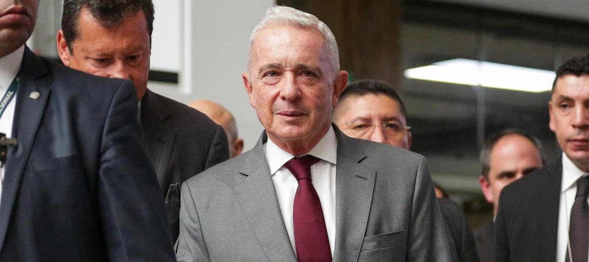 Uribe, otra vez en lío judicial por masacres