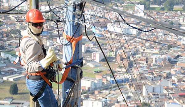 CENS anuncia cobro adicional por consumo de energía